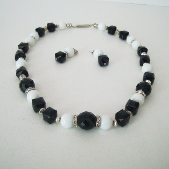 Necklace & Earrings Set White Black Beads Diamante Spacers Classic Vintage - Picture 1 of 7